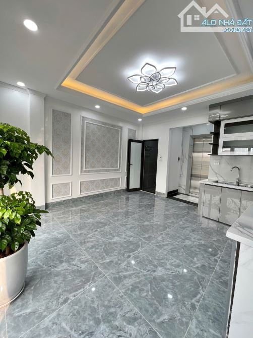 PHÂN LÔ NÉT - NGÕ THÔNG CÁC NGẢ - Ô TÔ ĐỖ CỬA - NHÀ ĐẸP DÂN XÂY - NGUYỄN TRÃI - 19 TỶ - 2