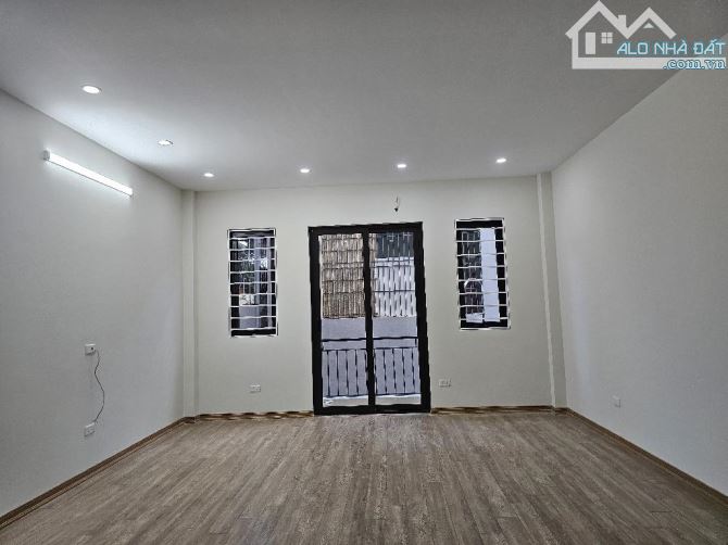 Chỉ 7 tỷ xíu, sở hữu nhà 6 tầng Giang Biên, lô góc, thang máy, ngõ ô tô thông, 38m MT 4.8m - 2