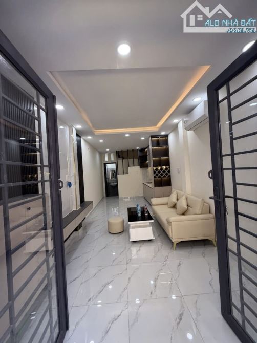 (Q7)NHÀ BÁN VIP NHẤT TRUNG TÂM -SỔ ĐẸP - NHĨNH 4 TỶ - 2
