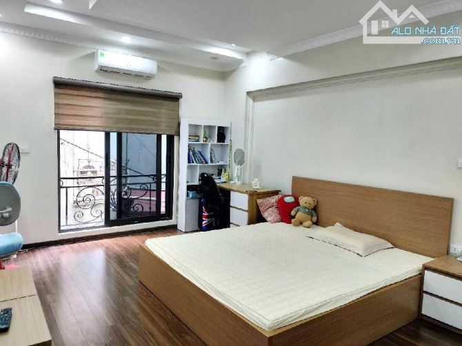 HIẾM-PHÂN LÔ- PHỐ VIP NGUYỄN  SƠN -5 TẦNG -DÂN XÂY -CÁCH BÃI GỬI Ô TÔ 10M- TIỆN ÍCH ĐẲNG C - 2