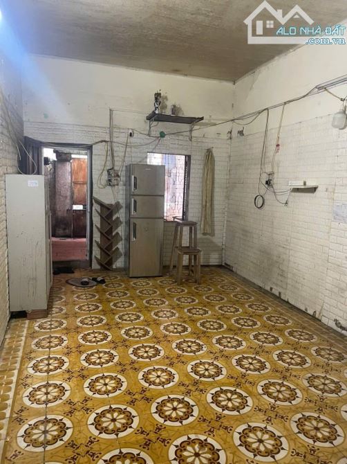 Cho thuê nhà Cấp 4 Phố Tân Mai, 70m2, 6 Triệu ở gia đình, nhóm - 2
