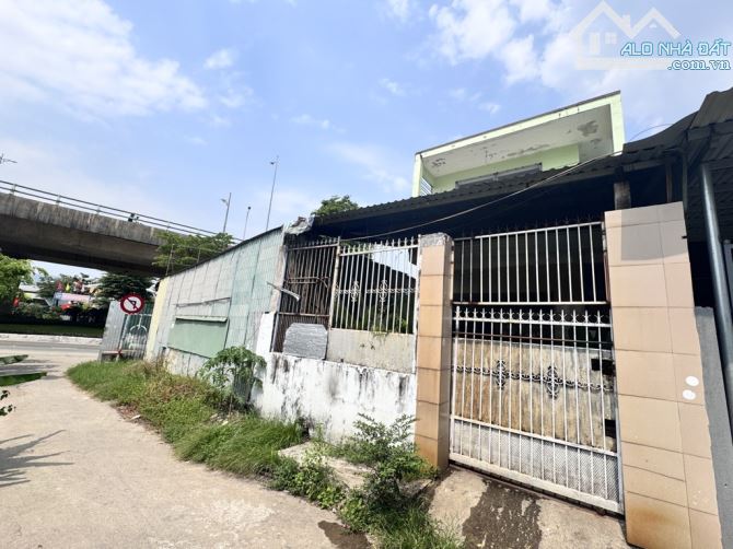 🎉🎉Sở hữu mặt tiền trục đường Hoàng Thị Loan, căn nhà có mặt tiền cực kỳ rộng - 2