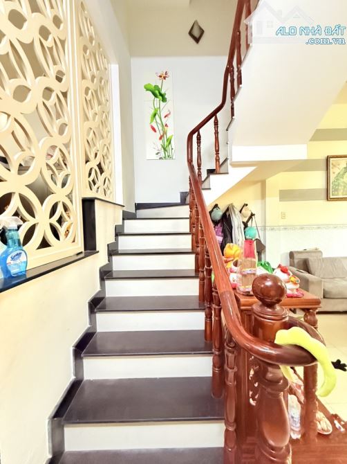 Chủ NGỘP bán gấp!!! Nhà đường xe hơi Quận 8 - 4 tầng 4x13m - 4PN - Chỉ 5.X Tỷ - 2