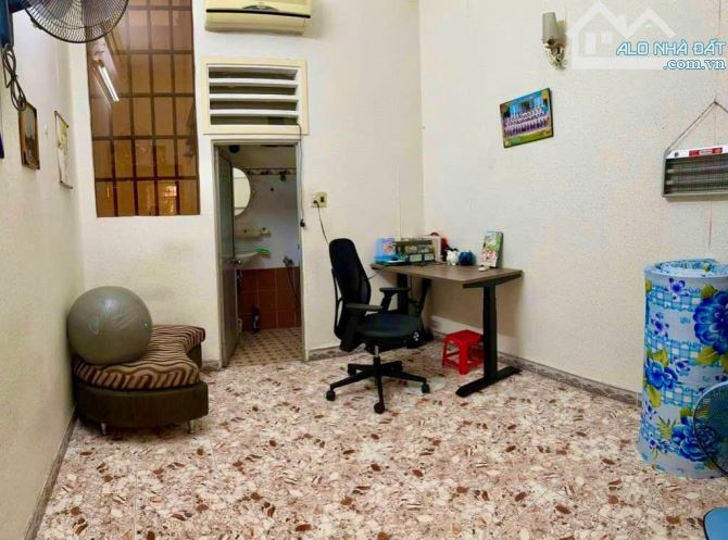 BÁN NHÀ KHU VIP PHAN XÍCH LONG – CÁCH MẶT TIỀN CHỈ 20M – NHÀ 4 TẦNG ĐẸP - 2