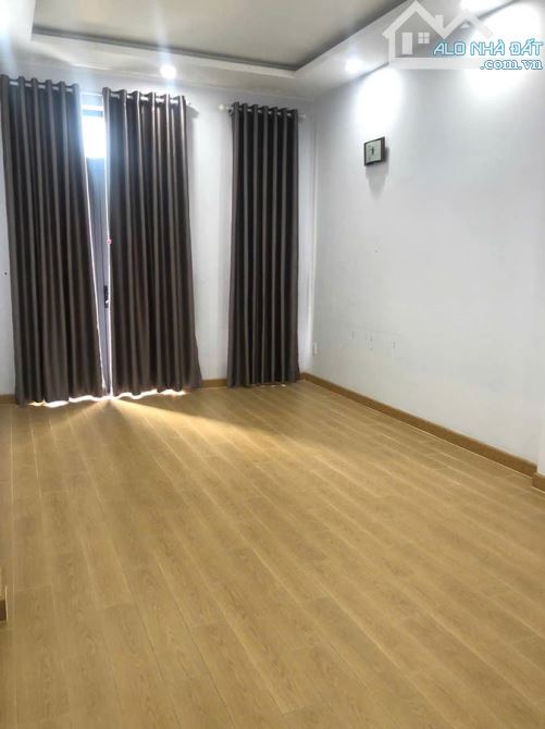 Căn nhà Mặtt tiền 3 tầng _ DTSD: 190m2 rất đẹp trên đường Ng Văn Lượng Gò Vấp - 2
