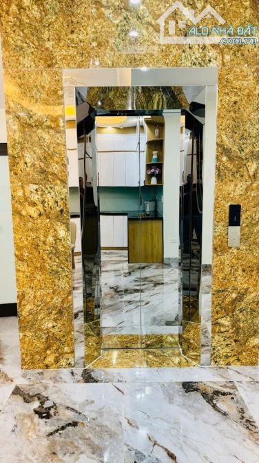 SIÊU PHẨM MẶT PHỐ CỔ NGỌC LÂM LONG BIÊN- LÔ GÓC MẶT TIỀN KHỦNG  CÓ THANG MÁY - DT 112M² x - 2