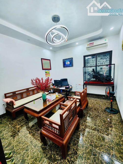 Oto tránh, khu vip Yên Lạc, thang máy, nhà tự xây, sổ 60m2. Nội thất xịn xò. Giá 18.6 tỷ - 2
