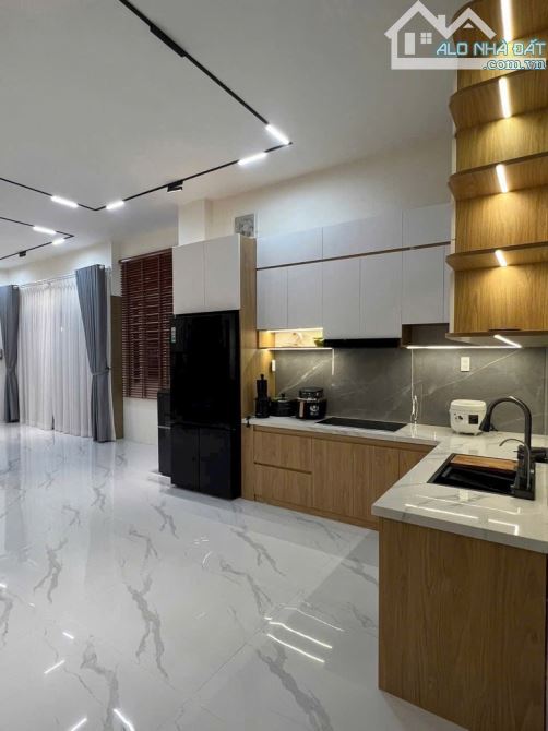 💸 Ngộp ngân hàng - Bán gấp trong tuần - Nguyễn Thiện Thuật-  1 trệt 1 lửng 2 lầu - 4PN - 2