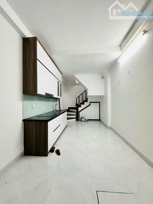 Phân lô Chùa Láng Đống Đa 1 bước ra oto tránh dân xây full công năng quá hiếm - 2