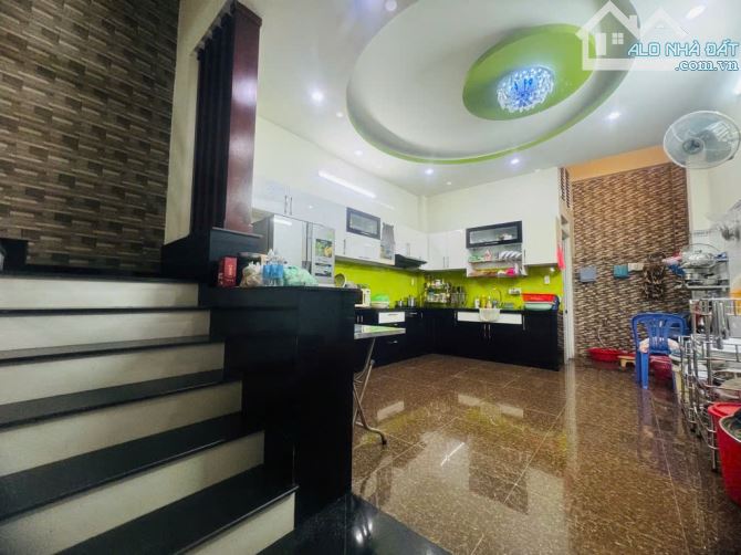 BÁN NHÀ HẺM XE HƠI TÂN BÌNH RẺ VÔ ĐỐI KV -NHỈNH 7 TỶ - 100M2 - 3 TẦNG - 2