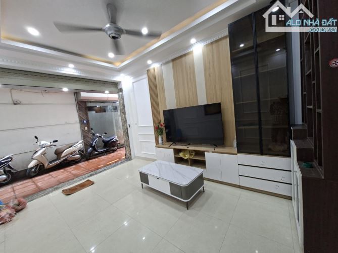 Bán nhà đường Bát Khối gần ngay TTTM Aeon Long Biên - 2