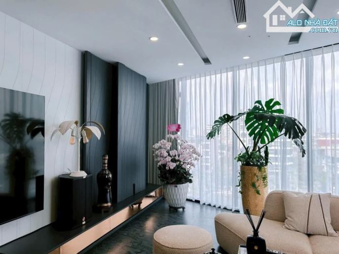 Đẳng cấp 8 tầng mặt Hồ 135 Đội Cấn, nội thất 5*, thang máy, vỉa hè đỉnh. Giá 32 tỷ - 2