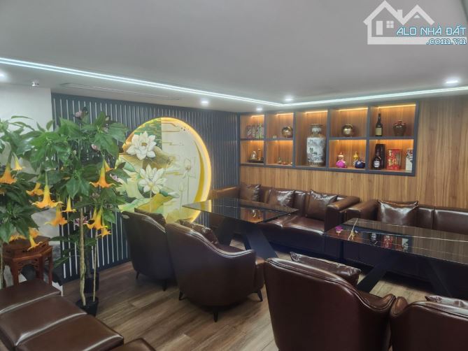 MẶT PHỐ - NGUYỄN TRƯỜNG TỘ DT120m2 - LÔ GÓC -KINH DOANH- VÍA HÈ ĐÁ BÓNG - GIÁ 78 TỶ - 2