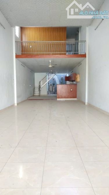 🍀 Bán nhà gác lửng dt 80m2 ngay sau chợ đầu mối hóc môn giá 685triu sổ riêng - 2