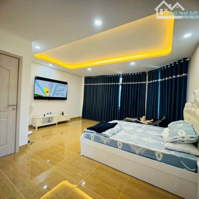 🏦 Ngộp ngân hàng – Bán gấp trong tuần – Huỳnh Văn Bánh – 4.3x17m – 1 trệt 2 lầu ST – 4PN - 2