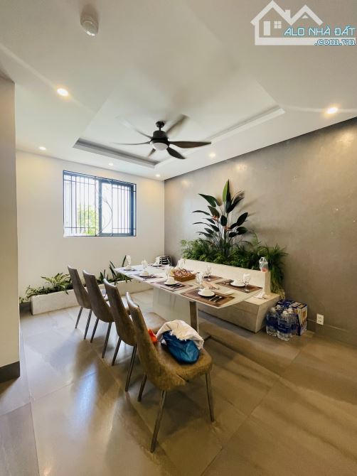 TOÀ CĂN HỘ DỊCH VỤ CAO CẤP – GẦN BIỂN PHẠM VĂN ĐỒNG – CÁCH BIỂN 3 PHÚT ĐI BỘ. - 2