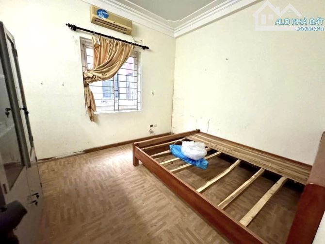 Nguyễn Ngọc Vũ 60m2 , 4 tầng, cực hiếm, ngõ thông, gần phố, Vị trí siêu đẹp, ngõ ba gác ph - 2