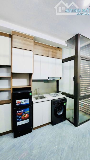 CĂN HỘ CHO THUÊ Đường Láng 63m2,X 5 Tầng,mặt tiền 4.05m,16 tỷ Đống Đa. - 2