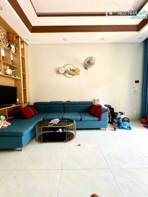 Mặt tiền sát biển 3 tầng- Phạm Vấn - Sơn Trà- Giá chỉ 6,75 tỷ - 2