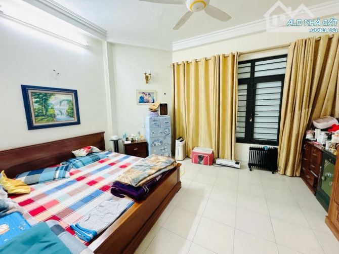 [ TẶNG TOÀN BỘ NỘI THẤT ] GẦN CHỢ TÂN QUY, 4.2x11.4m, 4 TẦNG, 3 TỶ 6 - 2