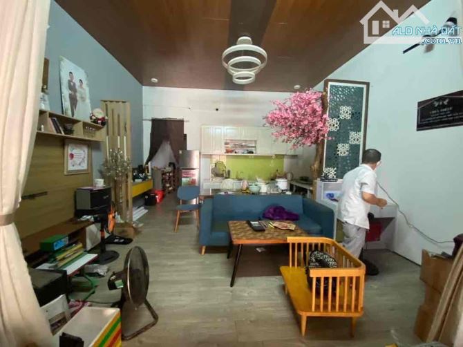 🍀🍀🍀🌸🌸Nhà mặt tiền trung tâm Thanh Khê – vị trí đắc địa- Chỉ 4 tỷ - 2