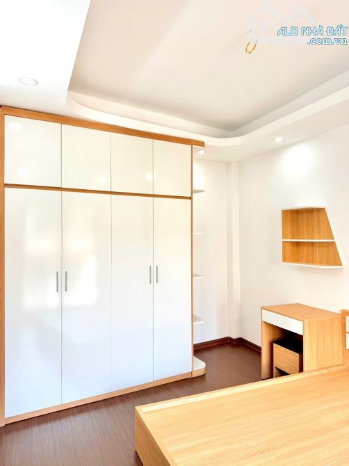 🏠  Nhà Nguyễn Khoái – 5 Tầng Mới Kính Kong – Full Nội Thất – Ô Tô Đỗ Cách 3m --6.2 Tỷ - 2