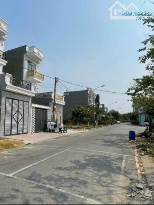 Lô đất tdc đồng tràm Đông hoà dĩ an dt 75m - 2