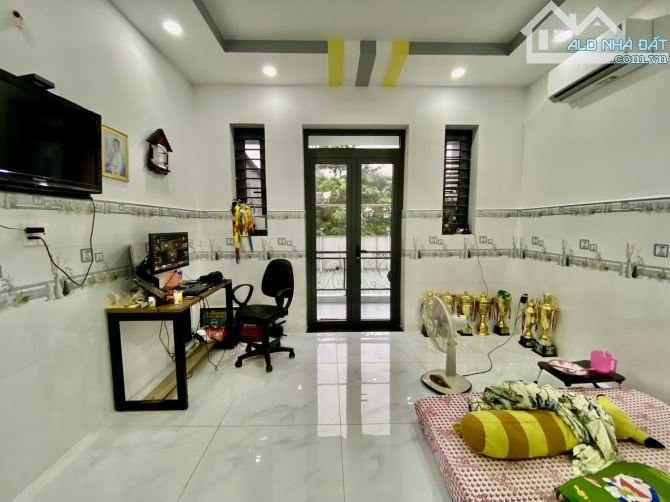 BÁN NHÀ HẺM XE HƠI HÒA BÌNH TÂN PHÚ, 65M2(4.3❌️15), 3 TẦNG KIÊN CỐ NHỈNH 5 TỶ - 2