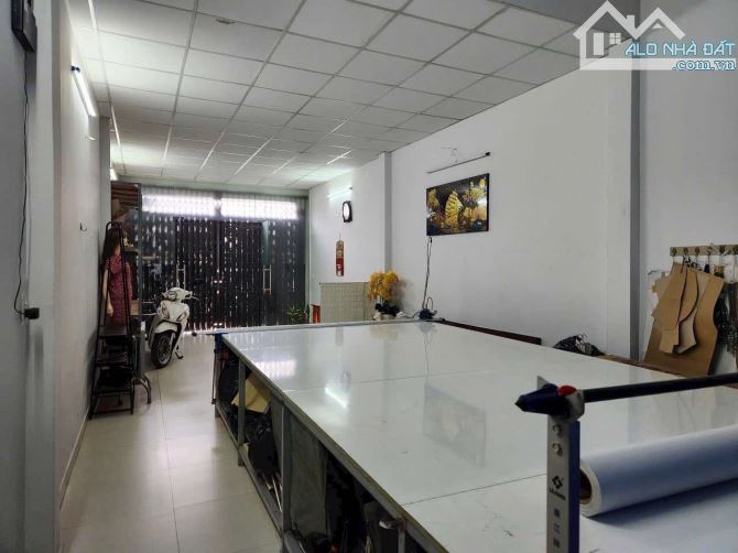 BÁN NHÀ TÂN PHÚ - HẺM TO NHƯ MẶT TIỀN - XE TẢI NÉ NHAU - 72m2 - SỔ VUÔNG A4 - CHỈ HƠN 9 TỶ - 2