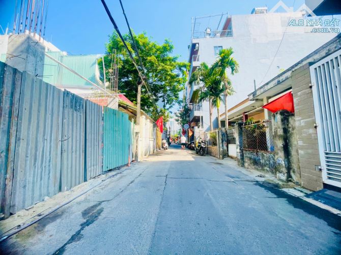 BÁN NHÀ 3 TẦNG THẠCH LAM - SÁT BIỂN - Dt ~95M2 MT 5M VUÔNG VỨC- 10TY HƠN - 2