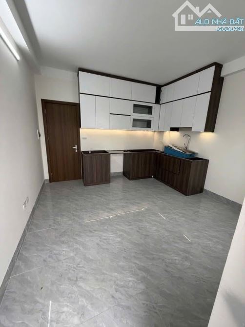 BÁN NHÀ TÂY HỒ - THANG MÁY - DÒNG TIỀN - Ô TÔ TRÁNH - 2