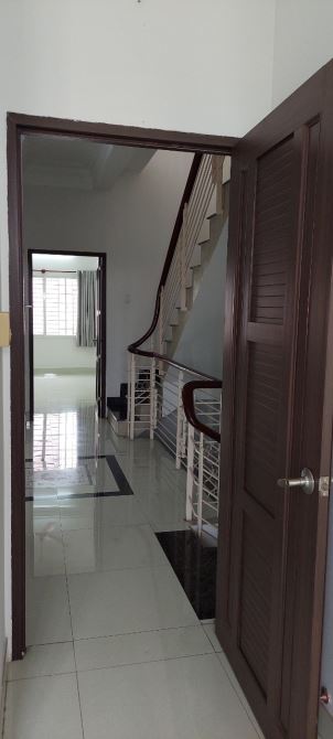 Bán nhà mặt tiền đường 20m KDC Phú Lợi Phường 7 Quận 8. Nhà vuông vức, xây dựng kiên cố, g - 2