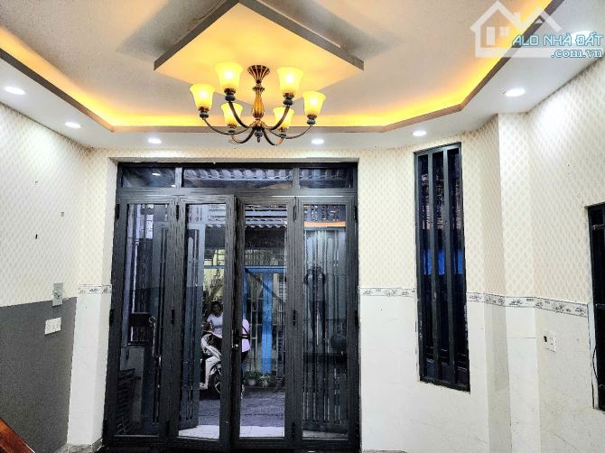 Bán nhà căn góc 2 mặt tiền hẻm Âu Dương Lân Quận 8. - 2