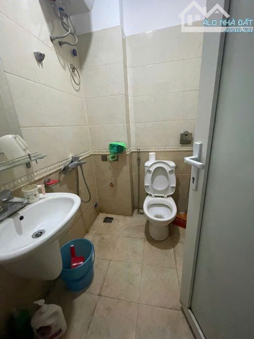 NHÀ RIÊNG LẠC LONG QUÂN – 30M² – NGÕ 5M – 5 TẦNG – Ô TÔ ĐỖ – SỔ NỞ HẬU – GIÁ 8 TỶ - 2