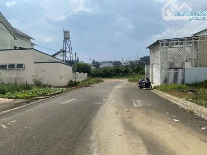 bán gấp lô đất Hẻm 289 Hồ Tùng Mậu ,Phường 1, Tp Bảo Lộc - 2
