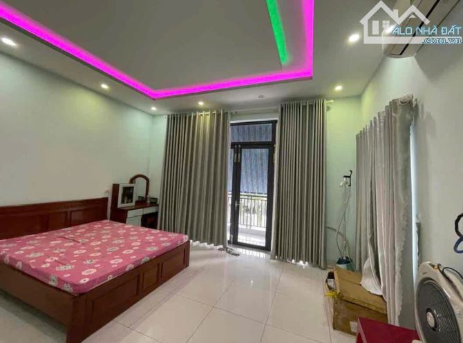 Bán nhà đẹp 3 tầng mặt tiền đường Dương Trí Trạch, cách biển Phạm Văn Đồng vài trăm mét - 2