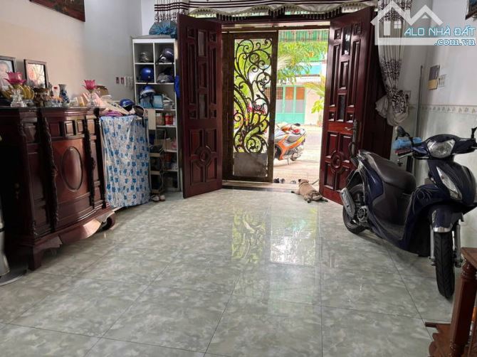 BÁN NHÀ  ĐỖ NHUẬN - TÂN PHÚ - MẶT TIỀN KINH DOANH ĐỈNH -  4 TẦNG - 72M2 ( 4 x 18 ) - 12 TỶ - 2