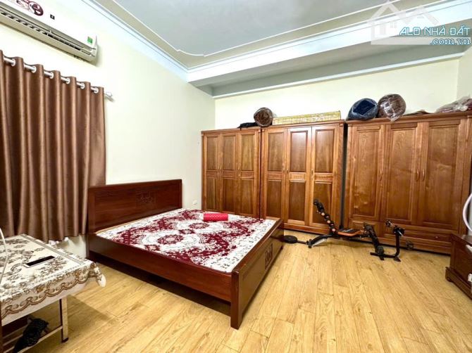 Bán nhà Minh Khai, 3 nhà ô tô tránh, đỗ ngày đêm, hàng xóm Timecity, 35m2, 5 tầng, 7.1 tỷ - 2