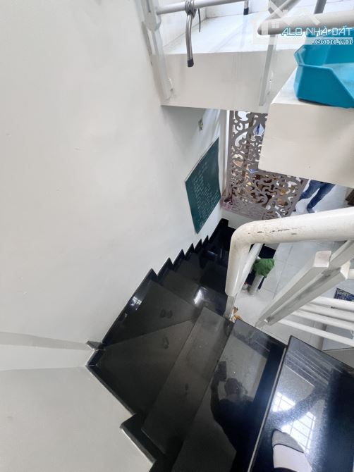 CHỦ GẤP BÁN GIẢM MẠNH 300tr  CHỈ CÒN 5.2 tỷ tl - 2