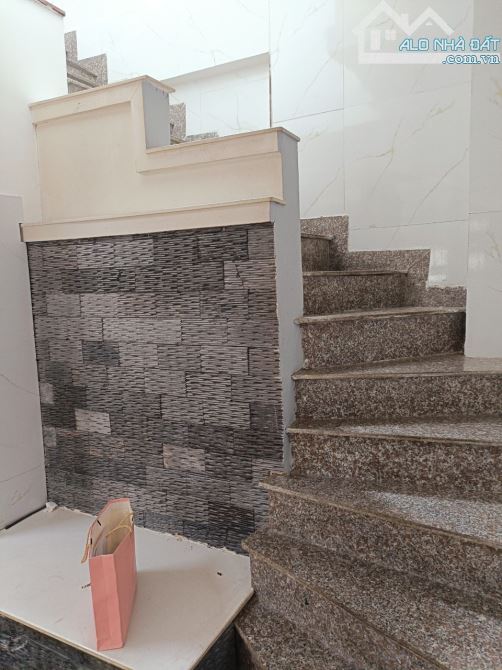 Bán Nhà Phố Phường 2 Đà Lạt SRXD - Chỉ Với 3 Tỷ 4 - 2