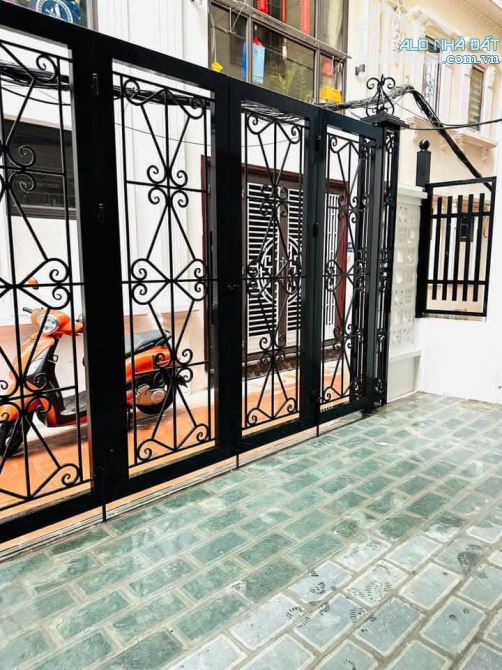 MỀM!! Bán nhà mới lô góc , T/máy , yên tĩnh 68m2 chỉ 13x tỷ Nguyễn Sơn ,Long Biên HN - 2