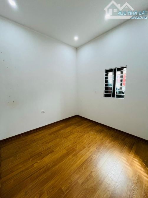 CHÍNH CHỦ BÁN NHÀ MẶT NGÕ LẠC LONG QUÂN  GIÁ 7,5 tỷ - 2