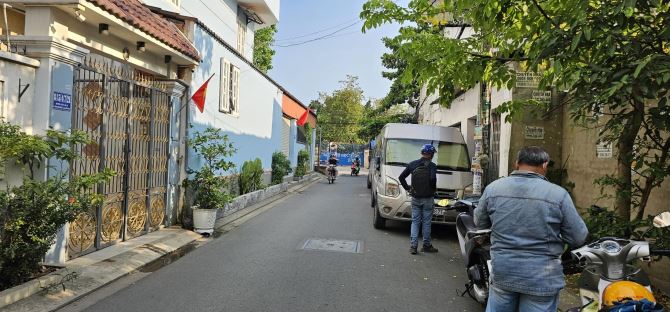 Bán đất đường Hương Lộ 2, DT 98M2 (6*16), Khu nhà cao tầng, đường xe hơi thông, SHR - 2