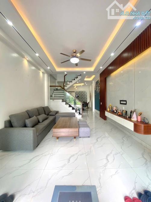 🕌:  Bán nhà 3 tầng xây độc lập tại Vĩnh Khê ,an đồng ,Ô tô vào tận cửa , DT 54m2, ngõ 3 m - 2