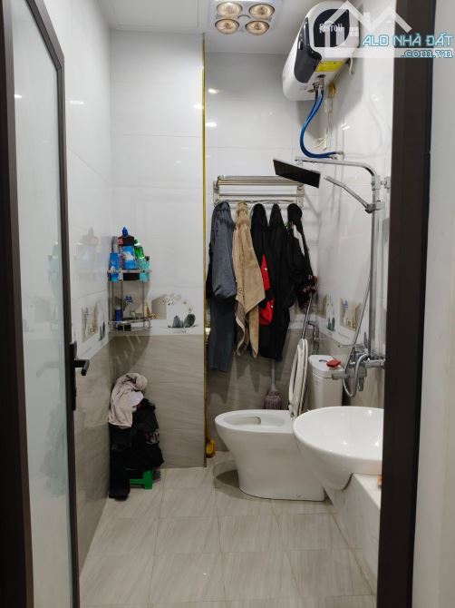 Nhà đẹp mặt đường Chợ Hàng - Hồ Sen - Giá siêu tốt - 2