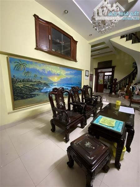 Biệt Thự, 2 Tầng (9m x 18m) Bình Trưng Tây, Quận 2, Full nội thất, 3PN, chỉ 11,2 - 2