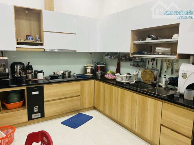 BÁN NHÀ 3 TẦNG ĐẸP NAM VIỆT Á – VÀO Ở NGAY  Diện tích: 95m² (ngang 5m)  Đường 7.5m - 2