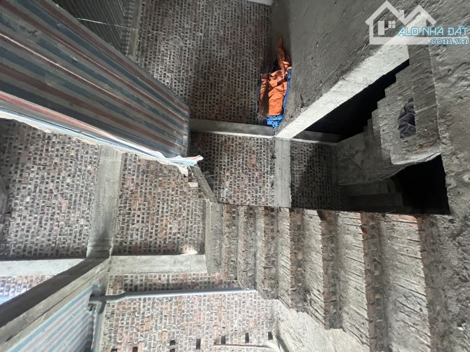 Còn sót lại duy nhất căn nhà xây thô 4 tầng tại Him Lam Hùng Vương nhà dân xây độc lập - 2