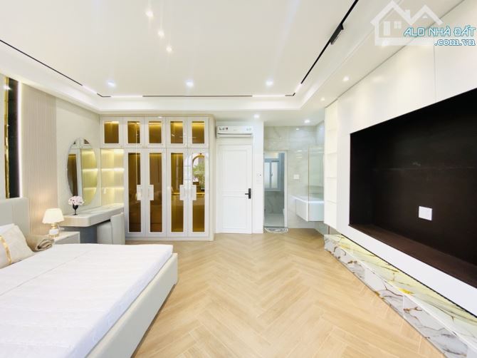NHÀ GÒ VẤP CÓ THANG MÁY TRÊN ĐƯỜNG PHAN HUY ÍCH GIÁ 10,99 TỶ TL 7 TẦNG SHR - 24