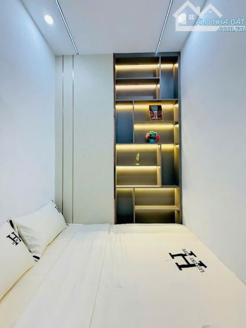 Nhỉnh 4 tỷ sở hữu MINI HOUSE 2 tầng hẽm xe hơi - DT33m2 sổ vuông vức Full nội thất - 3